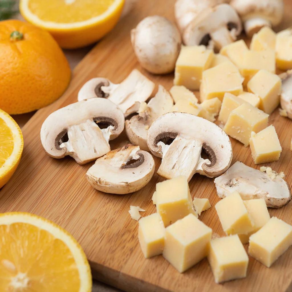 Как подготовить горгонзолу и шампиньоны для салата Подготовка горгонзолы и шампиньонов для салата