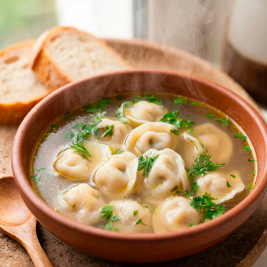 Домашний суп с пельмешками – пошаговый рецепт суп с пельмешками в прозрачном бульоне с зеленью в глубокой тарелке