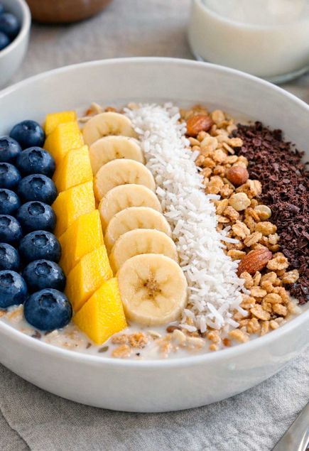 Мюсли с голубикой и фруктами