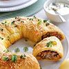 Мясной венок с зеленью