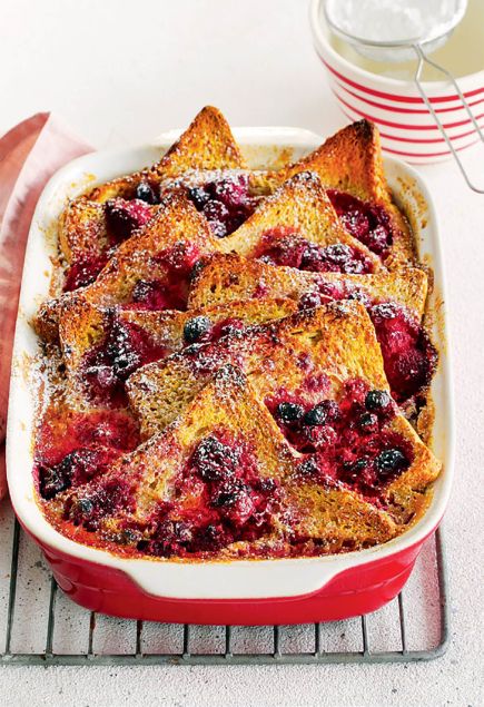 Пудинг с замороженными ягодами