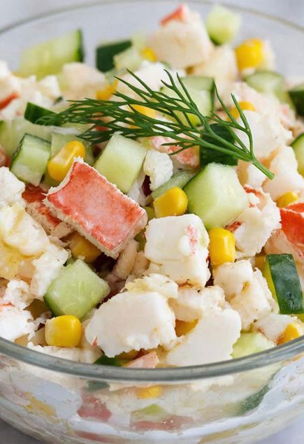 Крабовый салат с кукурузой
