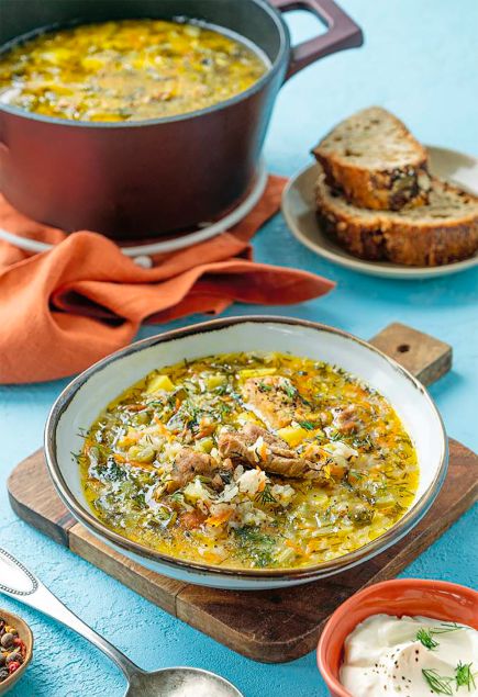 Рассольник с маринованными огурцами и рисом