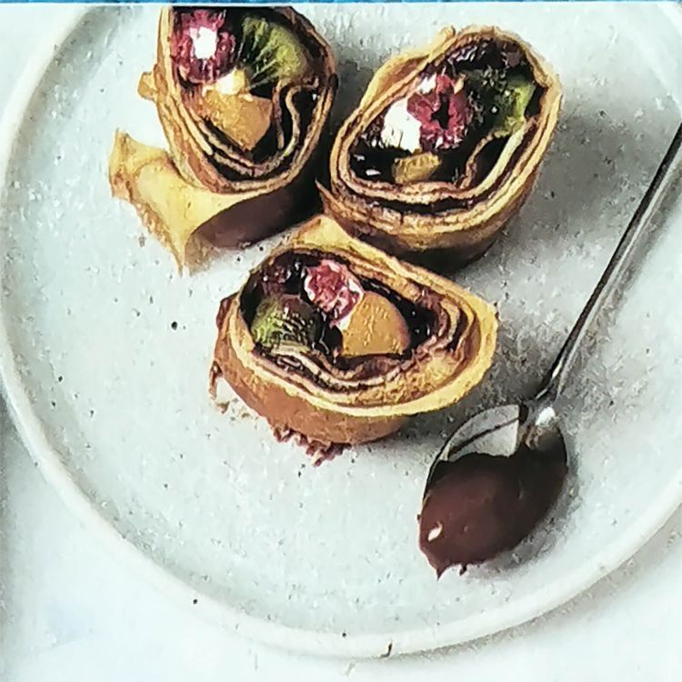 Начинка для блинов из шоколадно-ореховой пасты с малиной