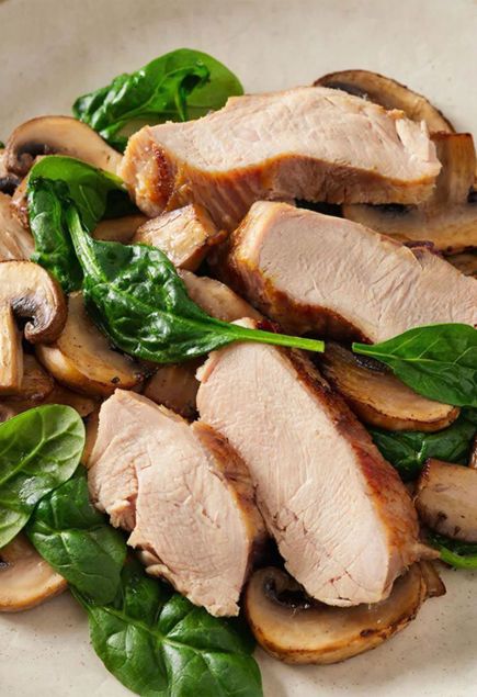 Стейки из индейки с грибами и шпинатом