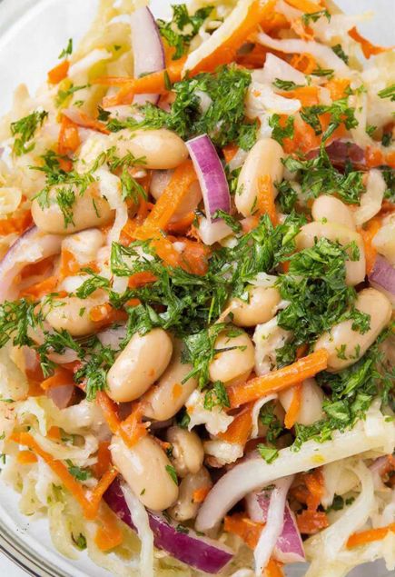 Салат из морской капусты с фасолью