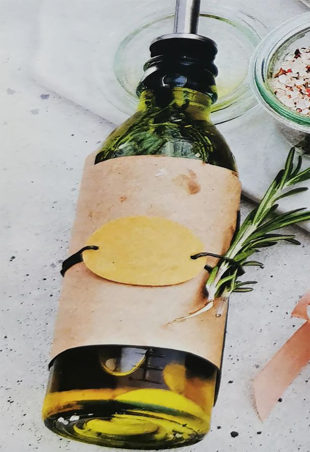 Масло с розмарином и чесноком