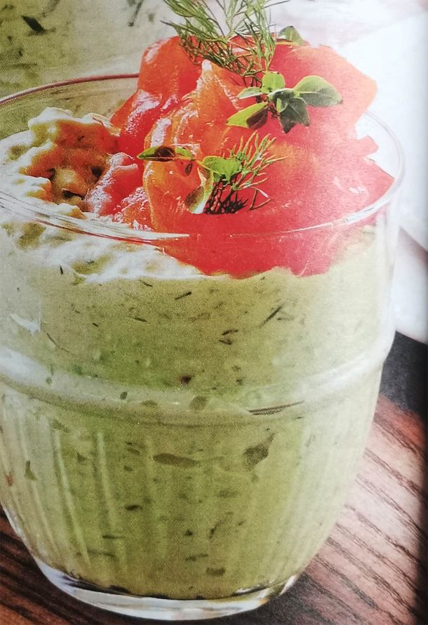 Мусс из авокадо с соленой рыбой