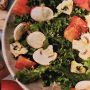 Салат с горгонзолой, шампиньонами и цитрусовыми