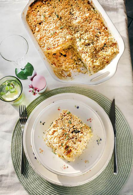 Гратен из картофеля и сельдерея с луком-пореем