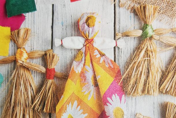 Фигурка Масленицы из салфетки