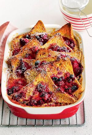 Пудинг с замороженными ягодами