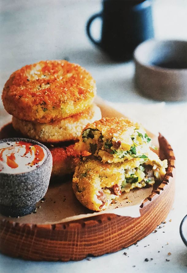 Хашбрауны с острым йогуртом